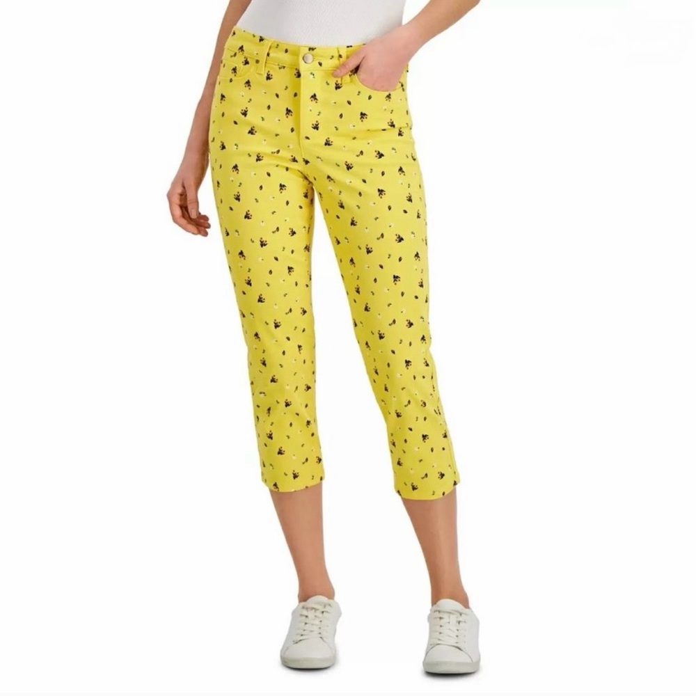 Charter Club Floret Denim Bristol Capri Pants - Picture 1 of 11